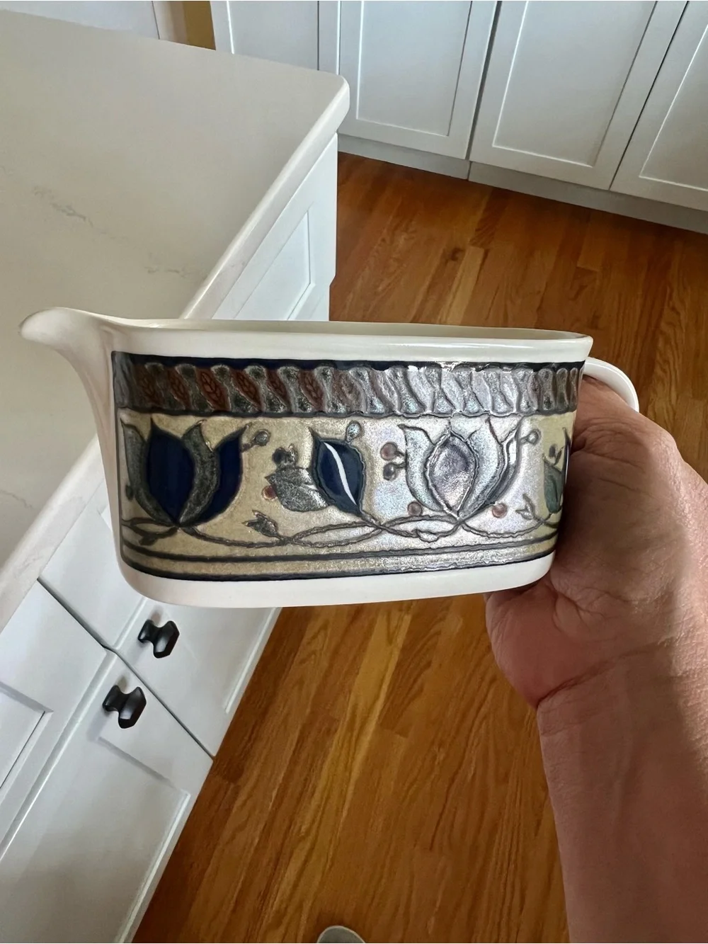 Mikasa Intaglio Arabella Gravy Boat Botanical Band